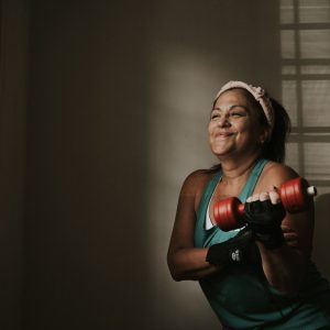 weight training di rumah usia 50+